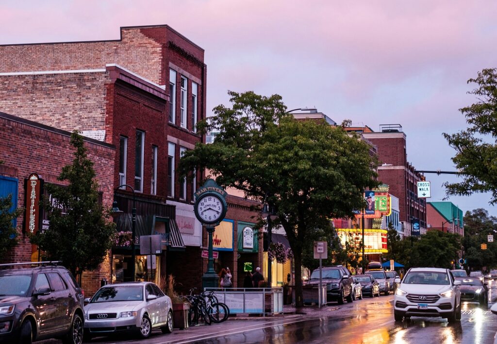 Downtown Traverse City Things to Do Bars and Shops